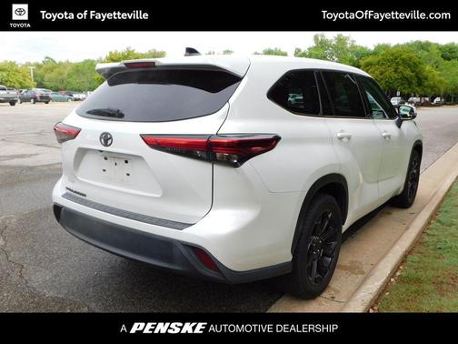 Wind Chill Pearl 2022 Toyota Highlander L