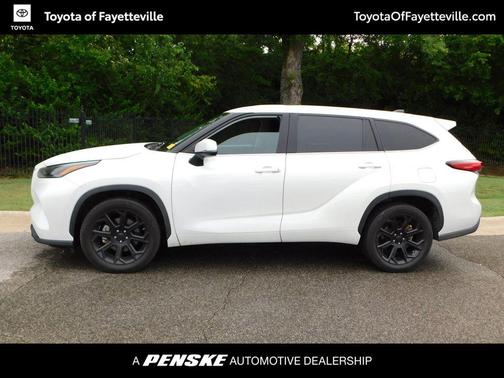 Wind Chill Pearl 2022 Toyota Highlander L