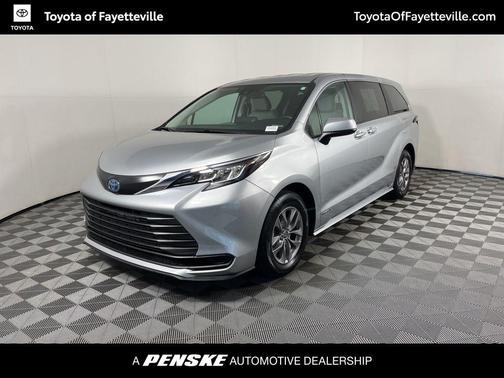 2021 Toyota Sienna LE