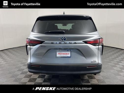2021 Toyota Sienna LE