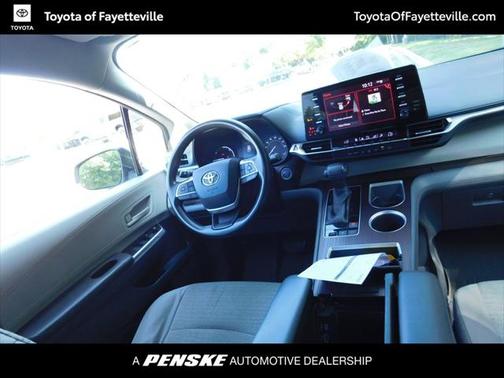 2021 Toyota Sienna LE