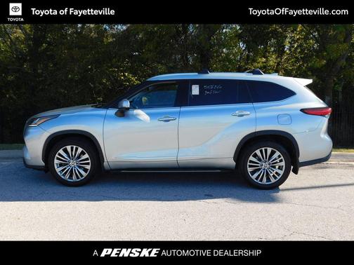 2023 Toyota Highlander Platinum
