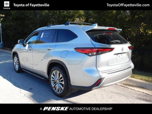 2023 Toyota Highlander Platinum