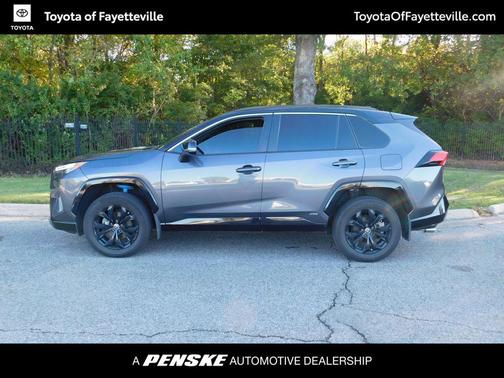 2022 Toyota RAV4 Hybrid SE