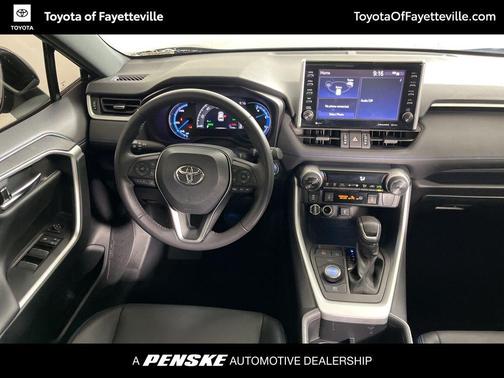 2022 Toyota RAV4 Hybrid SE