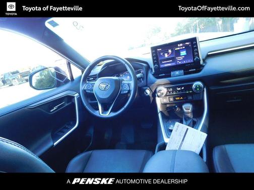 2022 Toyota RAV4 Hybrid SE
