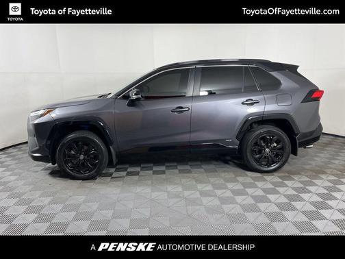 2022 Toyota RAV4 Hybrid SE