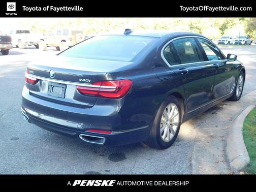 2017 BMW 740 740i