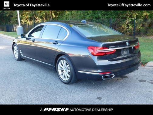 2017 BMW 740 740i