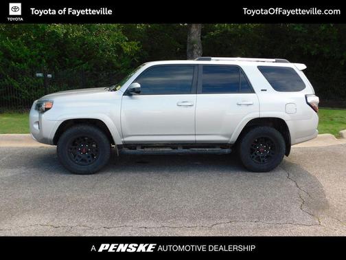 Classic Silver Metallic 2020 Toyota 4Runner SR5