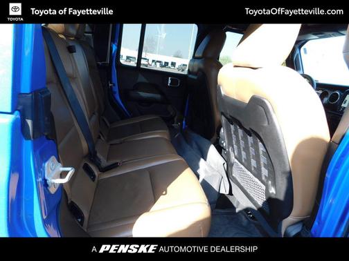 Hydro Blue Pearlcoat 2023 Jeep Gladiator Rubicon