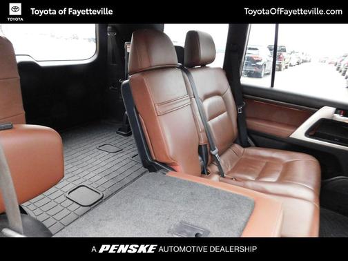 2017 Toyota Land Cruiser Base