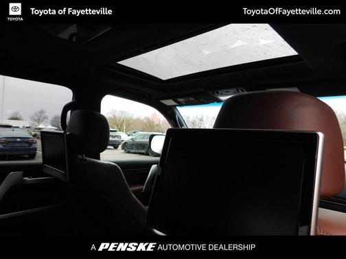 2017 Toyota Land Cruiser Base