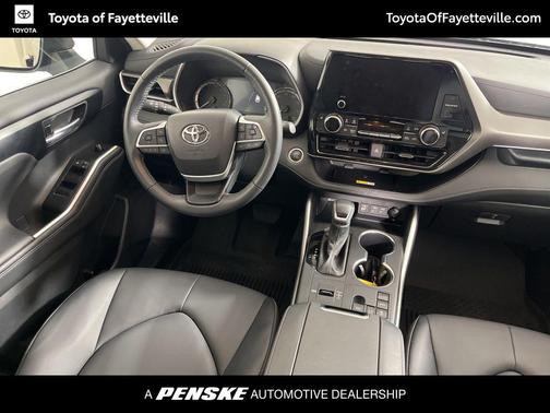 2025 Toyota Highlander XLE