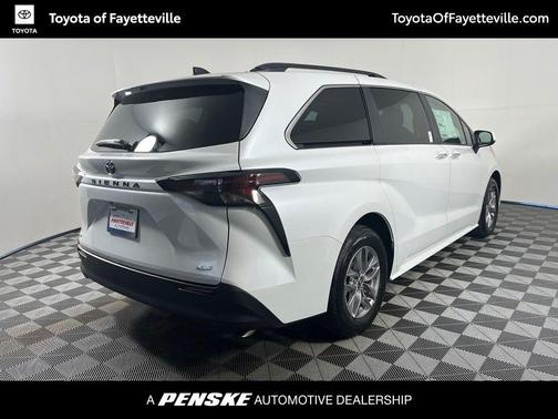 Pearl 2026 Toyota Sienna XLE
