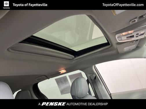 2023 Toyota Sienna XLE 8 Passenger
