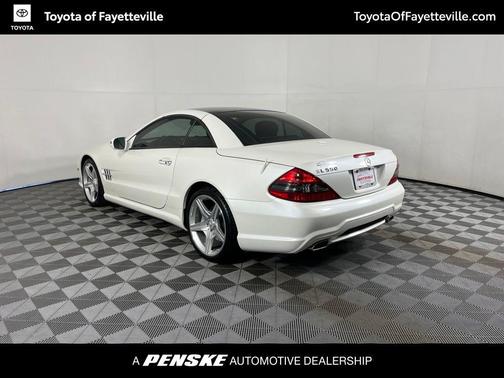 Diamond White Metallic 2009 Mercedes-Benz SL-Class SL 550