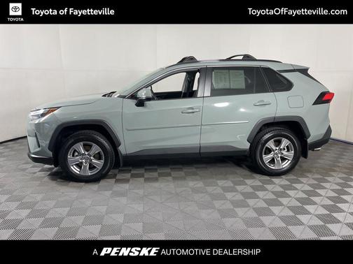 2022 Toyota RAV4 XLE