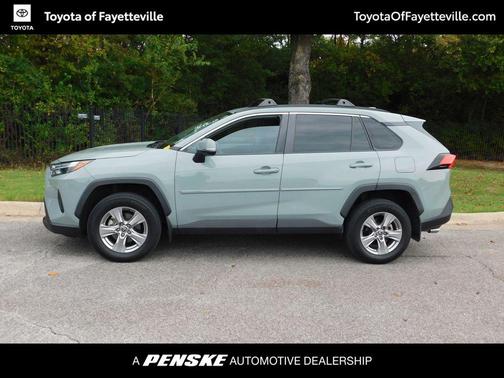 2022 Toyota RAV4 XLE