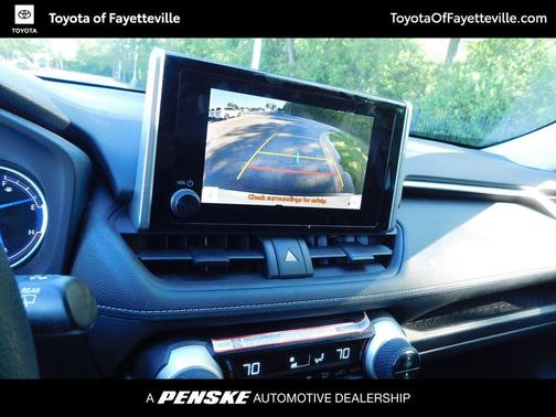 Ice Cap 2025 Toyota RAV4 Hybrid SE