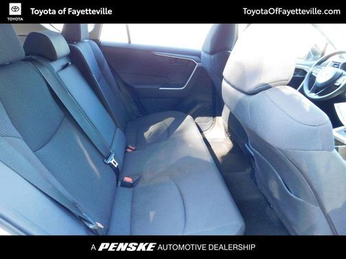 Ice Cap 2025 Toyota RAV4 Hybrid SE