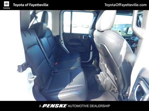 2024 Jeep Wrangler 4-Door Sahara 4x4