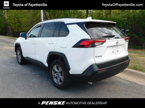 Ice Cap 2024 Toyota RAV4 XLE