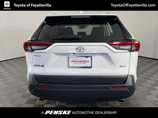 Ice Cap 2024 Toyota RAV4 XLE