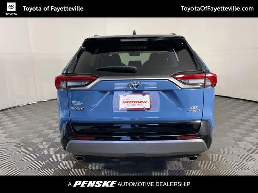 2022 Toyota RAV4 Hybrid SE