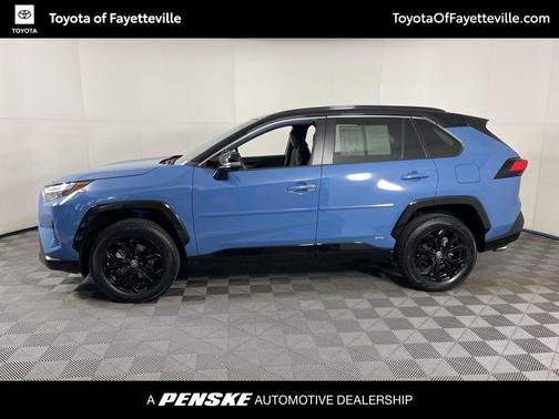 2022 Toyota RAV4 Hybrid SE