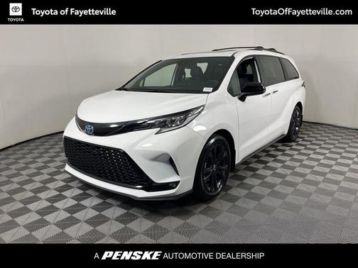 2025 Toyota Sienna XSE 7 Passenger
