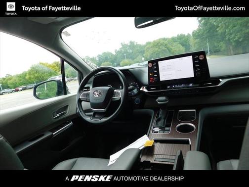 2024 Toyota Sienna XLE