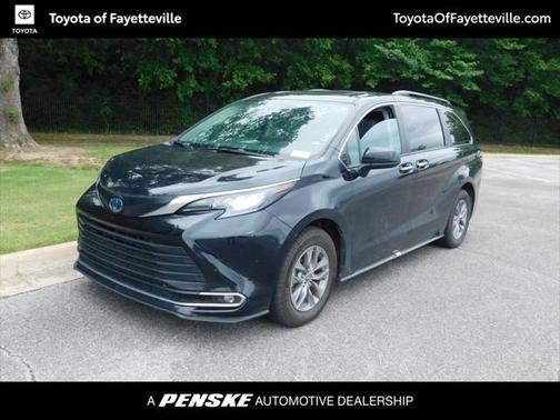 2024 Toyota Sienna XLE