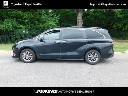 2024 Toyota Sienna XLE