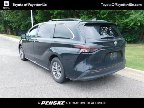 2024 Toyota Sienna XLE