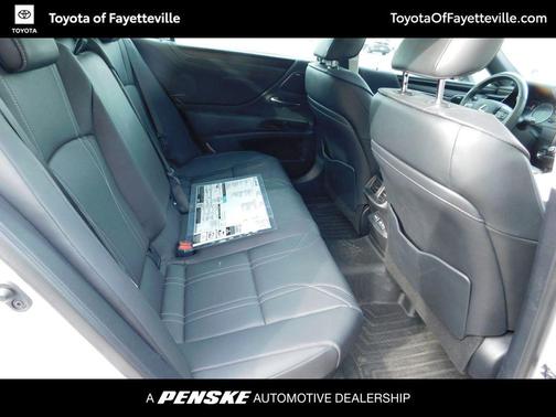 2024 Lexus ES 300h Luxury