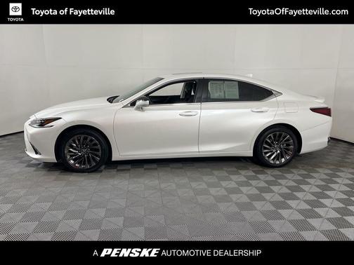 2024 Lexus ES 300h Luxury