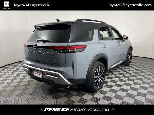 2025 Nissan Pathfinder Platinum 4WD