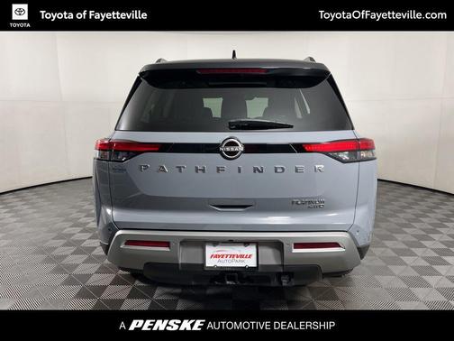 2025 Nissan Pathfinder Platinum 4WD