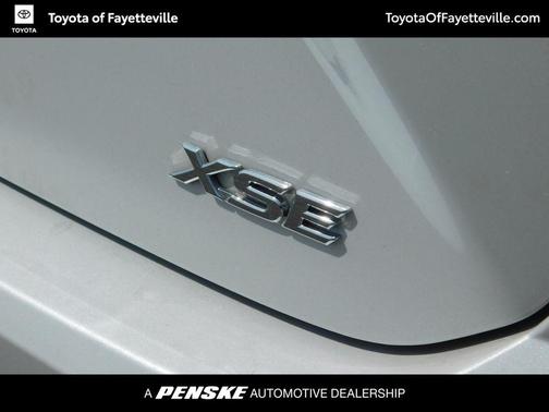 Wind Chill Pearl 2025 Toyota Camry XSE