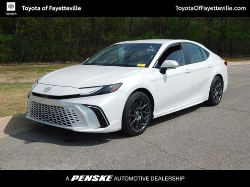 Wind Chill Pearl 2025 Toyota Camry XSE