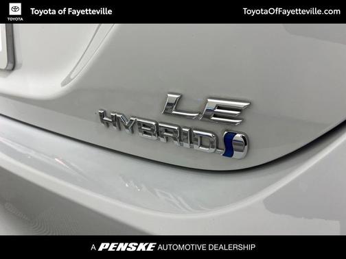 2024 Toyota Camry Hybrid SE
