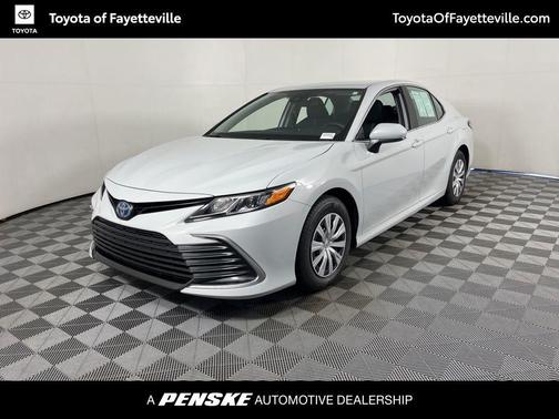 2024 Toyota Camry Hybrid SE