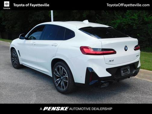 2024 BMW X4 xDrive30i