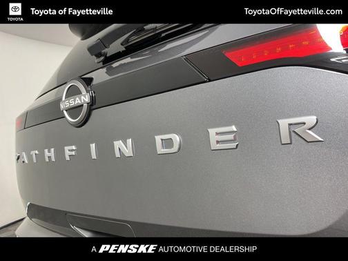 2024 Nissan Pathfinder SL FWD