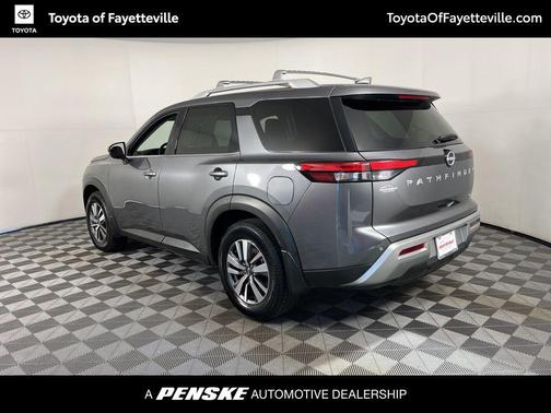 2024 Nissan Pathfinder SL FWD