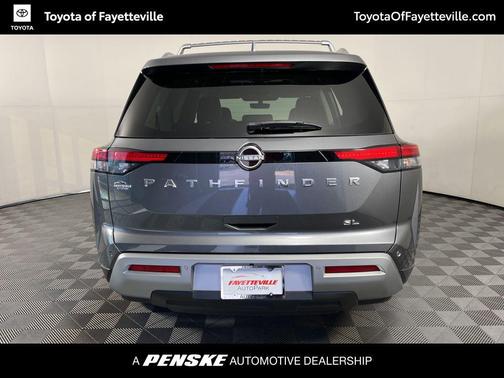 2024 Nissan Pathfinder SL FWD