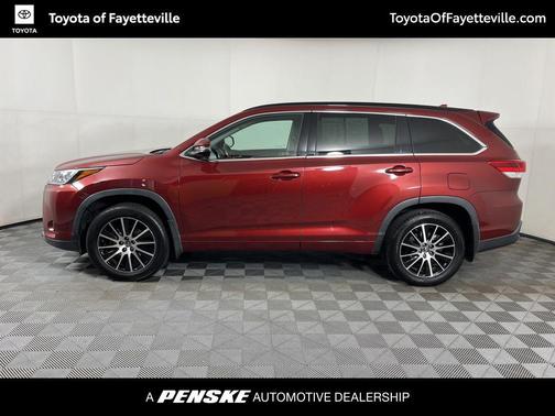 2017 Toyota Highlander SE
