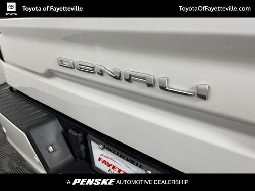 White Frost Tricoat 2021 GMC Sierra 1500 Denali