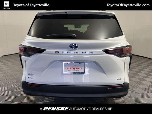 2025 Toyota Sienna XLE